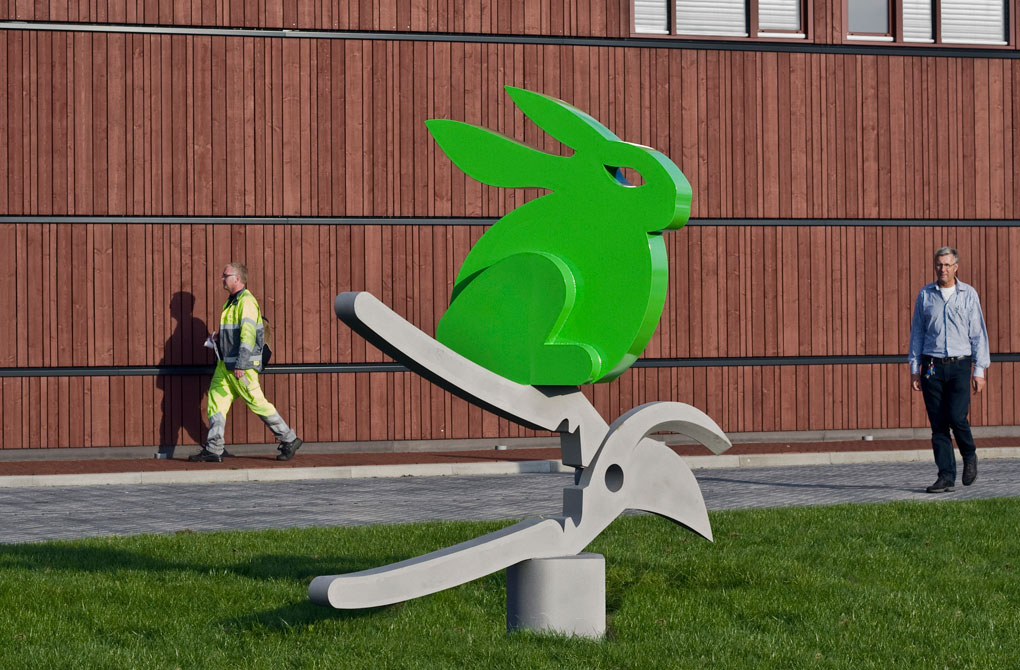 the rabbit has a pair of sciccors, collection Circulus Berkel