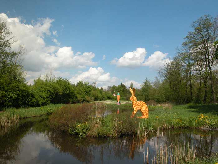 sculpture title this is a giraf