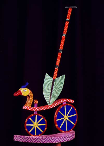 een loop fiets met de kop van een eend met op het frame eenn spade © André Boone