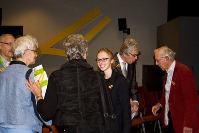 congresgangers met een broche
