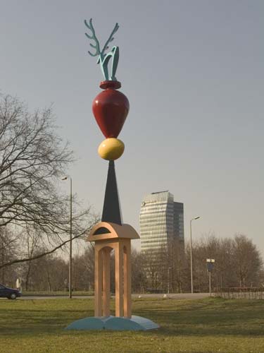 het beeld met op de achtergrond het nieuwe gebouw van abn/amro, © André Boone
